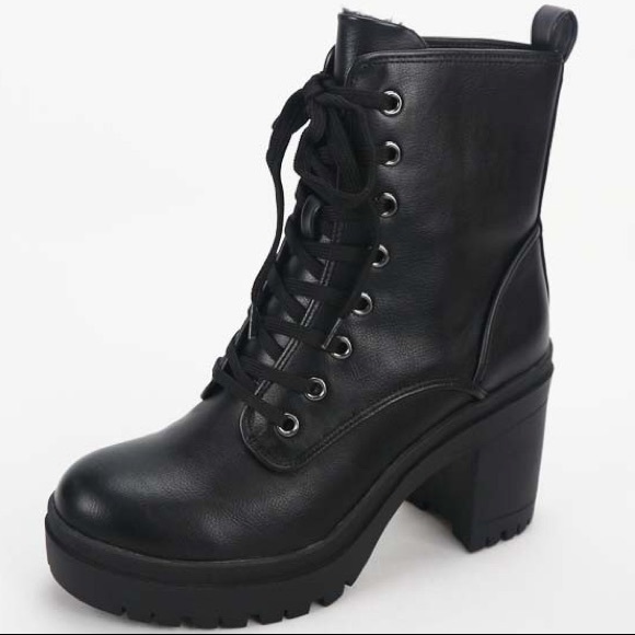 NEW Bamboo Regal Black Lug Sole Heeled Combat Boot - Picture 2 of 8
